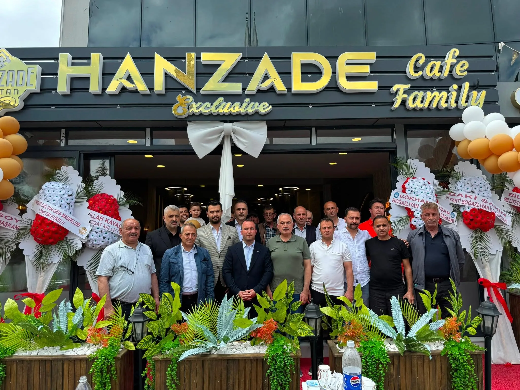 Boğazlıyan’da hizmete giren Hanzade Family Cafe, düzenlenen açılış töreniyle vatandaşların