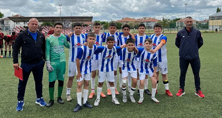Sırçalı Belediyespor, Yozgat U13 Ligi A Grubu finalinde Yozgat 1959