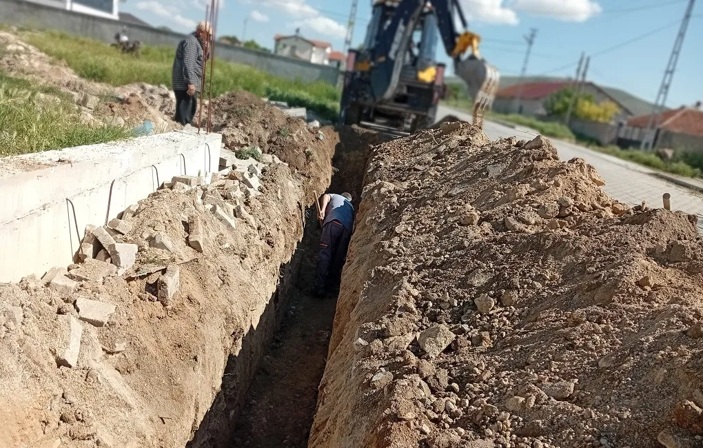 Sırçalı Belediyesi, yol, kanalizasyon, çevre düzenleme ve park yenileme çalışmalarıyla