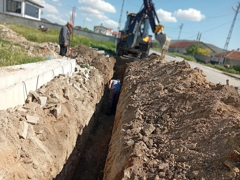 Sırçalı Belediyesi, yol, kanalizasyon, çevre düzenleme ve park yenileme çalışmalarıyla
