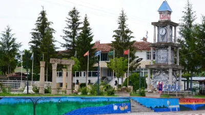 Uzunlu Belediyesi, parklardan ulaşım altyapısına, çevre düzenlemelerinden mezarlık yollarına kadar