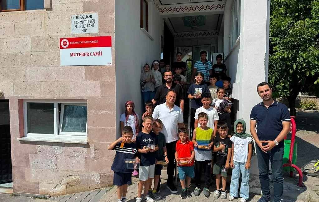Başkan Coşar, Kur’an-ı Kerim öğrenen çocukların azmini takdir ederek onların