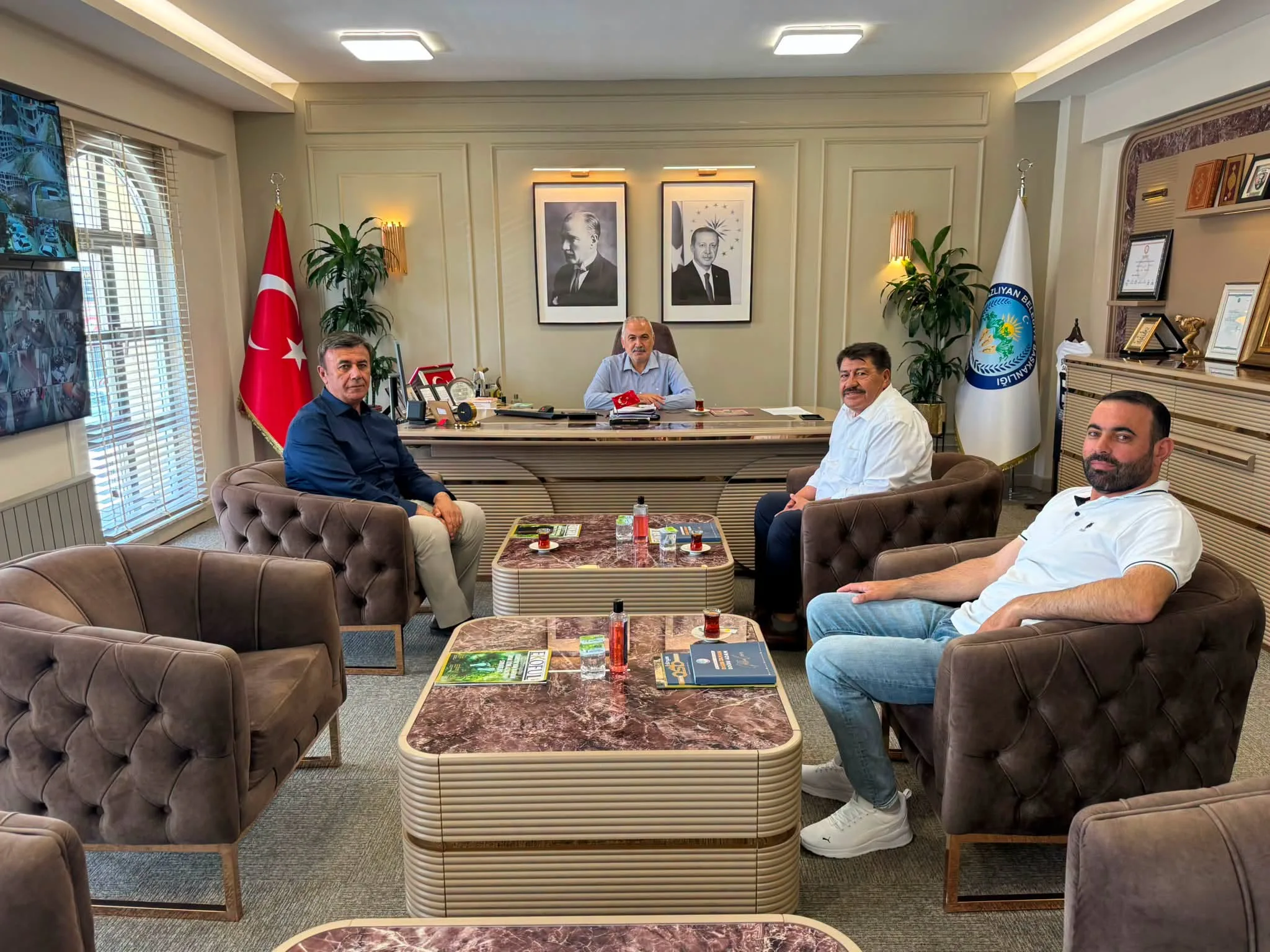 Gökhan Coşar, Kadışehri Belediye Başkanı Davut Karadavut ve Saraykent Belediye