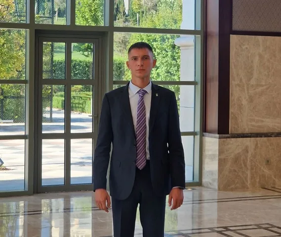 AK Parti Boğazlıyan İlçe Gençlik Kolları Başkanı Ünsal Sezer, iş