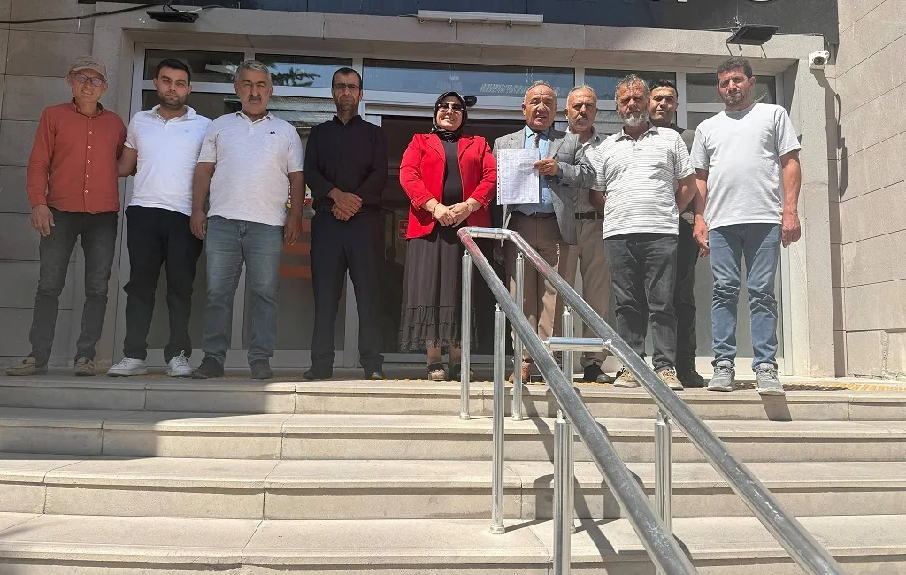 MHP Boğazlıyan İlçe Başkanı Ergün Yazgan ve teşkilatı, mazbatalarını alarak