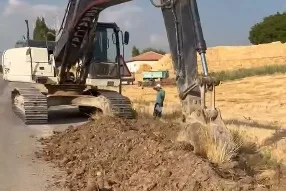 Çalapverdi Köyü Muhtarı Ahmet Şahiner, çalışmaların köy halkına hayırlı olmasını