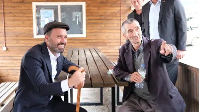 AK Parti Yozgat Milletvekili Süleyman Şahan, beraberindeki teşkilat mensupları ve