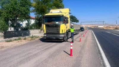 Boğazlıyan’da yük ve yolcu taşıyan araçlara yönelik gerçekleştirilen jandarma trafik