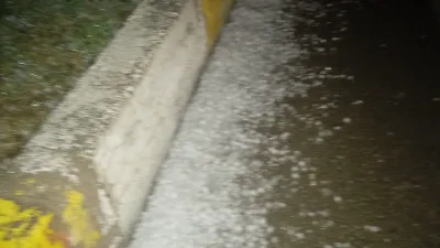 Boğazlıyan’da kısa sürede etkili olan yoğun dolu yağışı, ceviz büyüklüğündeki