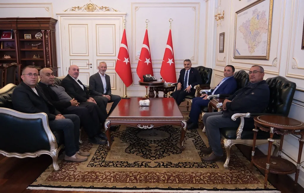 Anadolu Motorlu Taşıyıcılar Kooperatifi Üst Birliği Başkanı Altay Öztürk ve