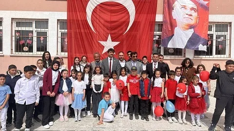 Sırçalı Belediye Başkanı Mustafa Parlak, yeni eğitim ve öğretim yılının