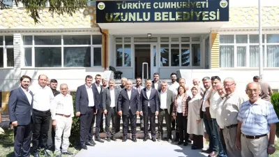 AK Parti Yozgat Milletvekili Süleyman Şahan, beraberindeki teşkilat mensuplarıyla birlikte