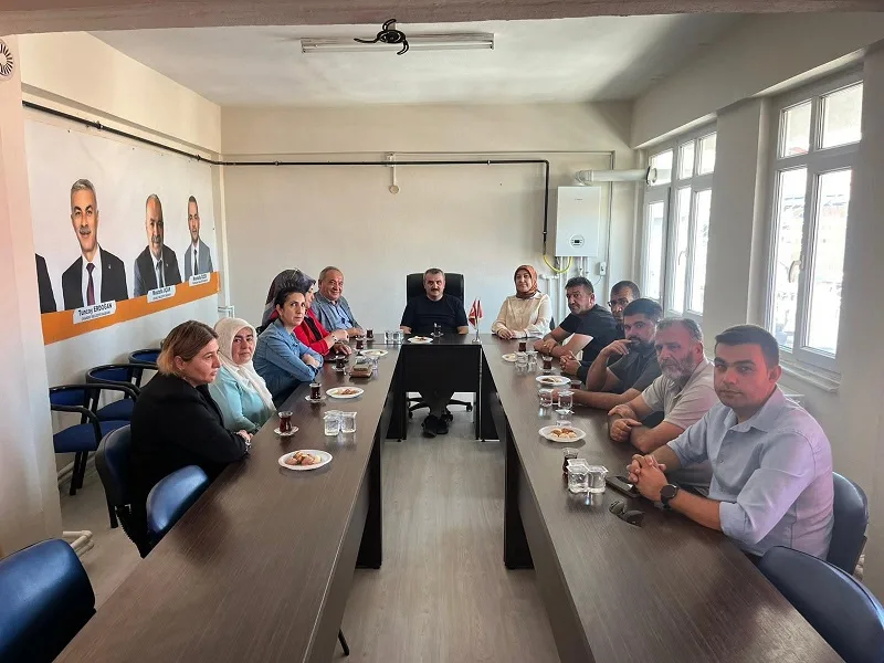 MHP Boğazlıyan İlçe Başkanı Ergün Yazgan ve yönetim kurulu üyeleri,
