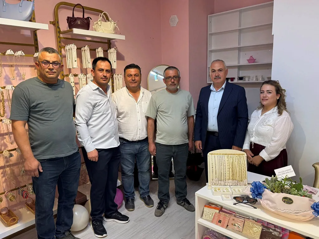 Boğazlıyan çarşı içerisinde hizmete giren Lotus Bayan Takı ve Aksesuar