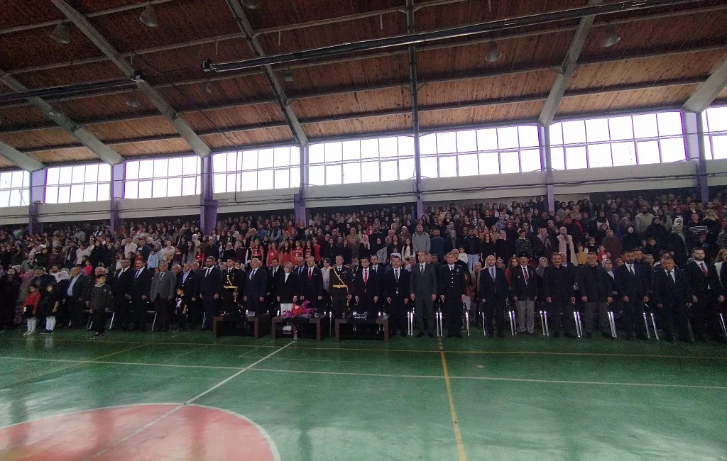 Boğazlıyan’da 29 Ekim Cumhuriyet Bayramı kutlamalarının yapıldığı kapalı spor salonu,