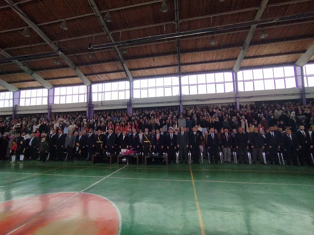 Boğazlıyan’da 29 Ekim Cumhuriyet Bayramı kutlamalarının yapıldığı kapalı spor salonu,